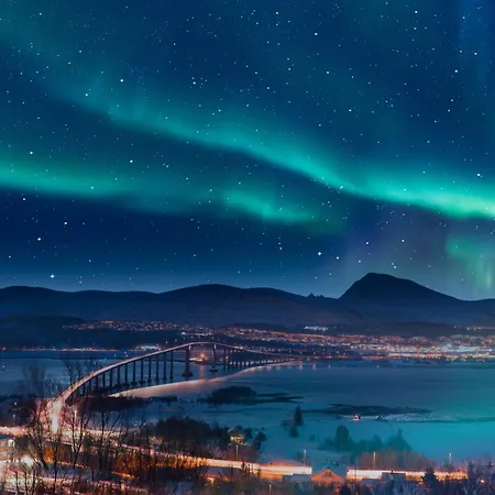 Cozy 2-bed On The Of Tromso! شقة
